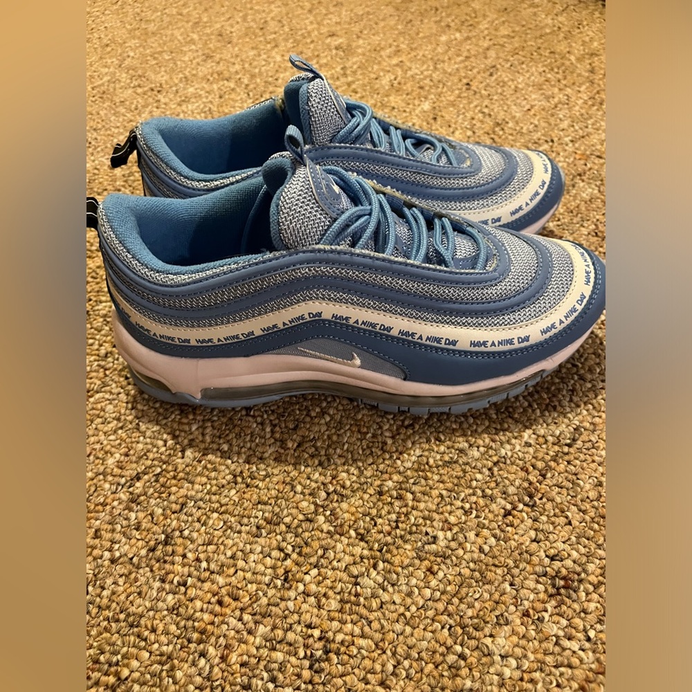 Never worn Nike shoes